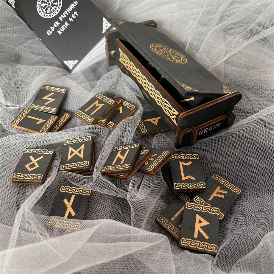 Regin Elder Futhark Ahşap Rune Seti 