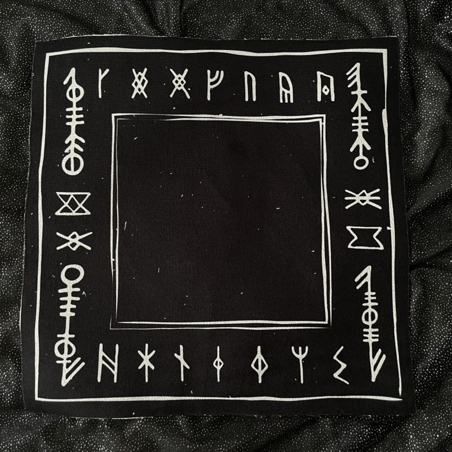 Regin Runic Tarot Örtüsü - Sunak Bezi