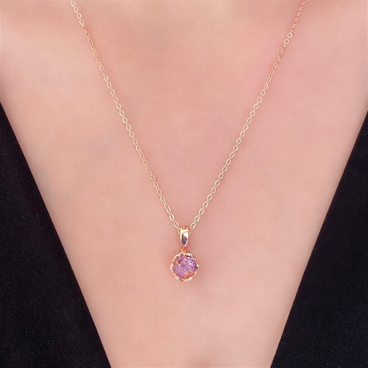 Rose Renk Lila Lotus Çiçeği Figürlü Zincir Kolye