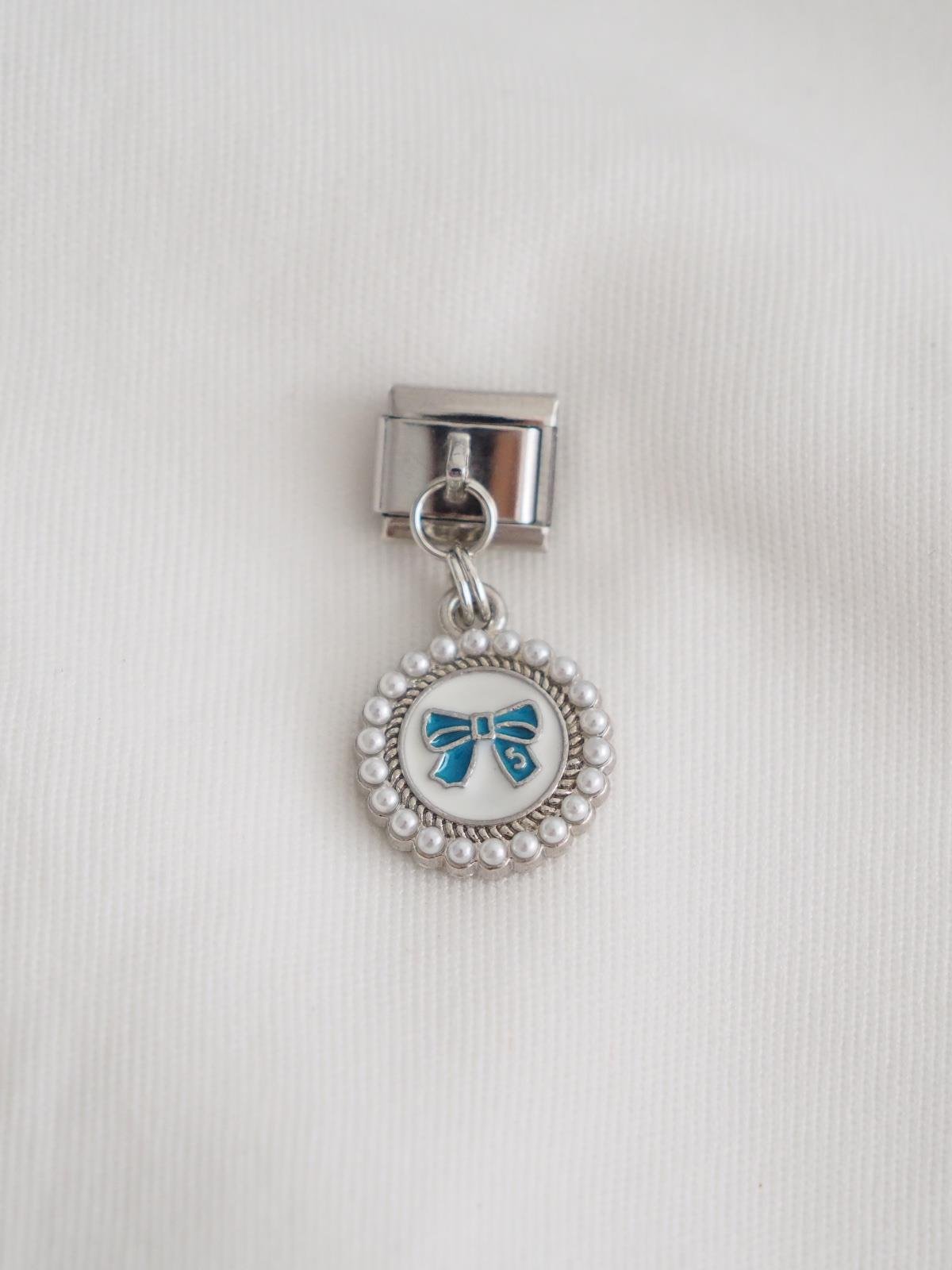 Sallantılı İncili Mavi Fiyonk İtalyan Charm