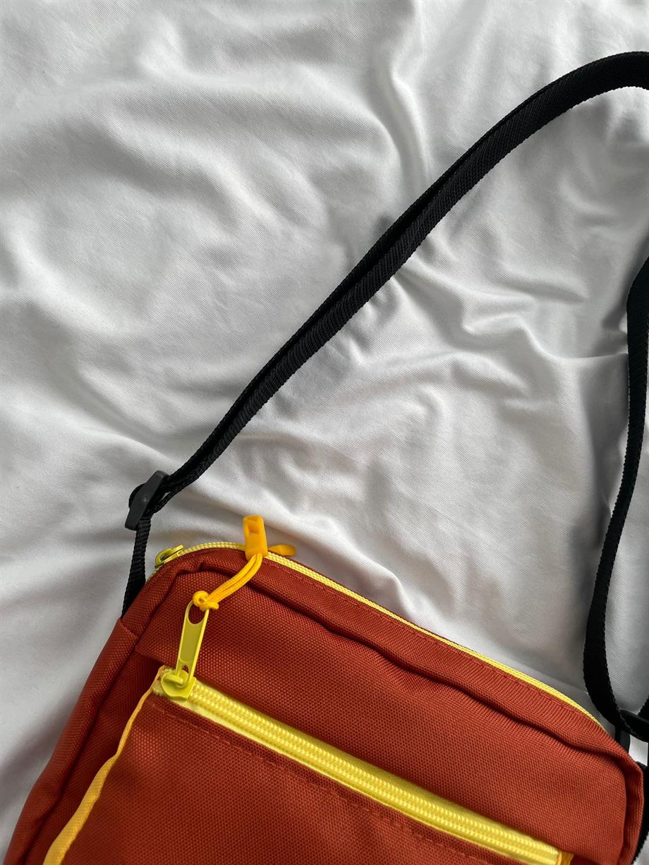 Sarı Detaylı Kiremit Renk 2 Bölmeli Crossbody Çanta