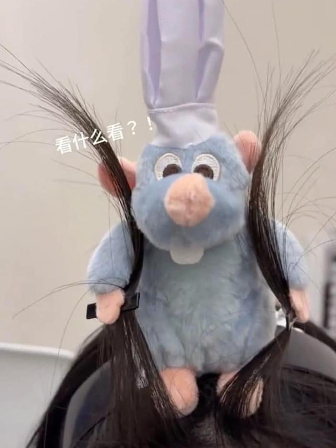 Şef Fare Kahkül Tutan Taç