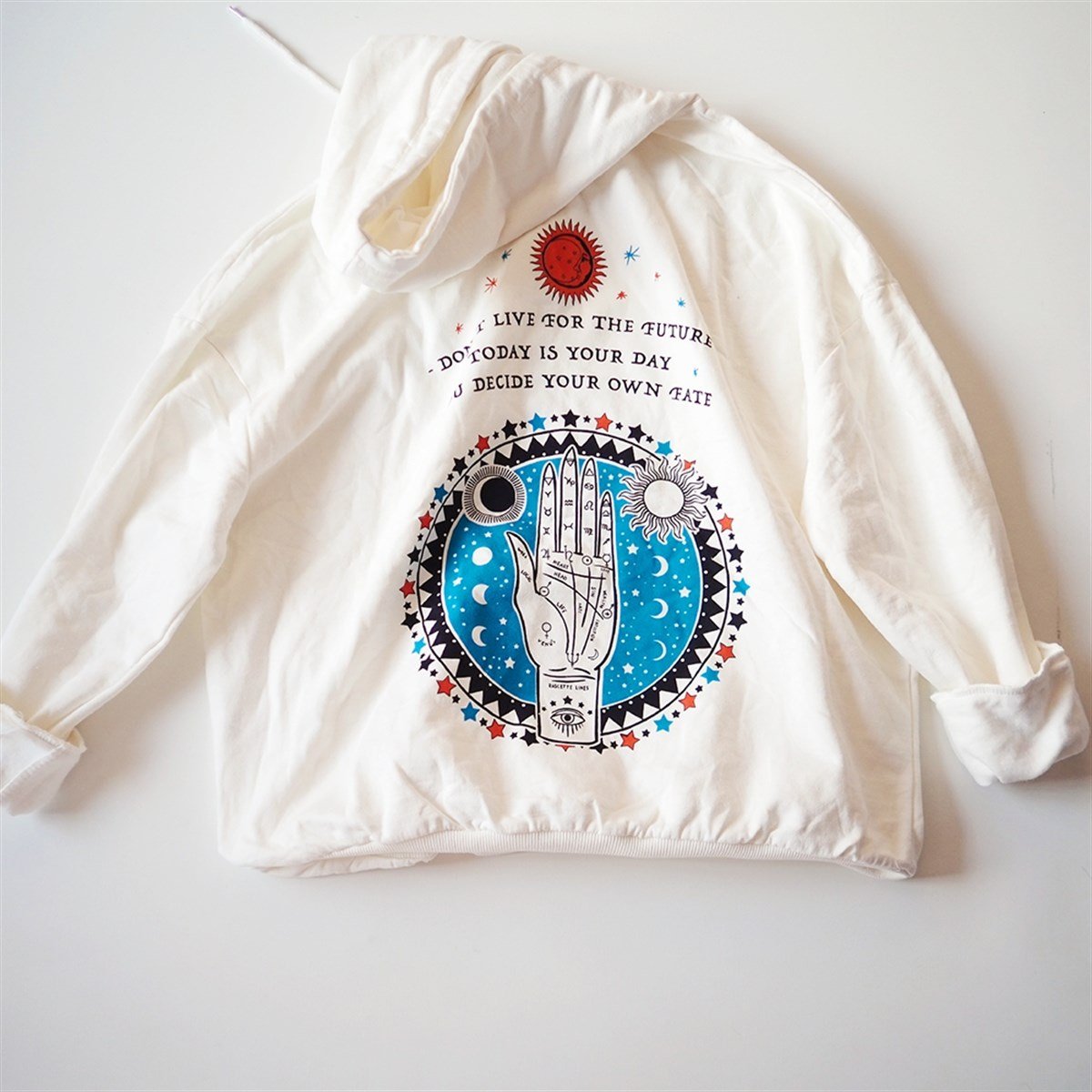 Sırt Baskılı Ay ve Güneş Beyaz Sweatshirt