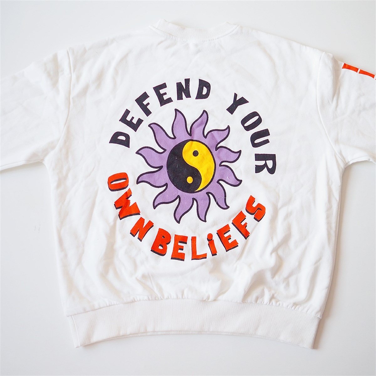 Sırt Baskılı Defend Your Beyaz Sweatshirt