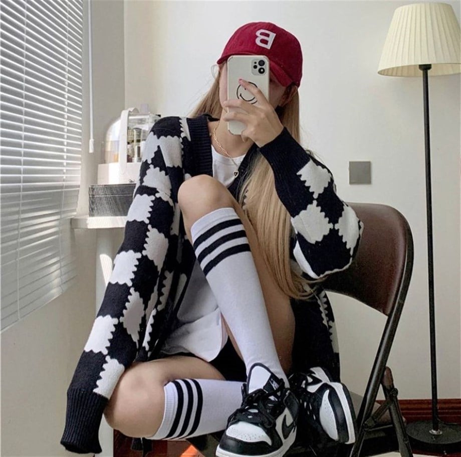 Siyah Beyaz Ekoseli Unisex Hırka