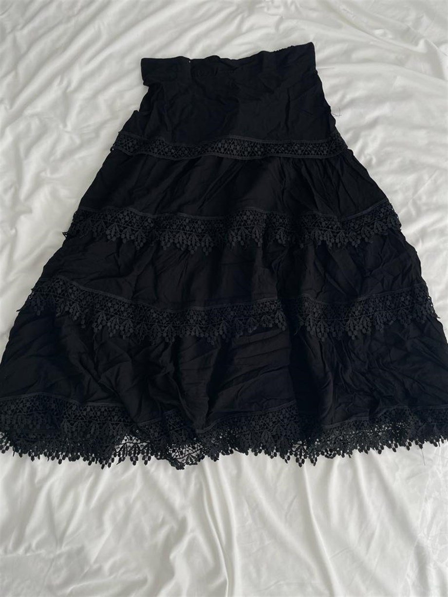 Siyah Dantel Detaylı Etek