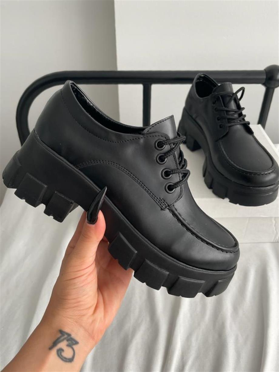 Siyah Kalın Tabanlı Oxford Ayakkabı