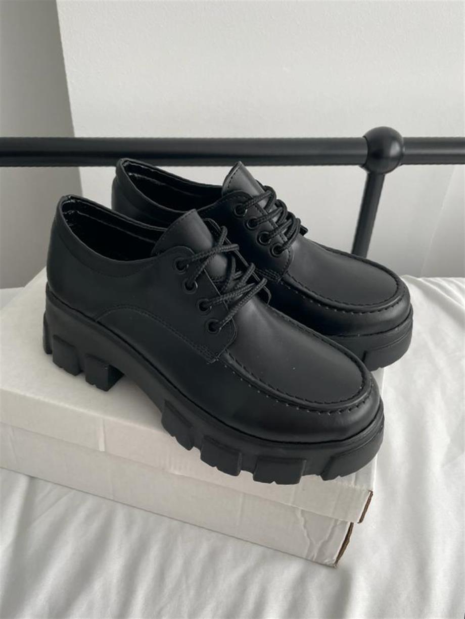Siyah Kalın Tabanlı Oxford Ayakkabı