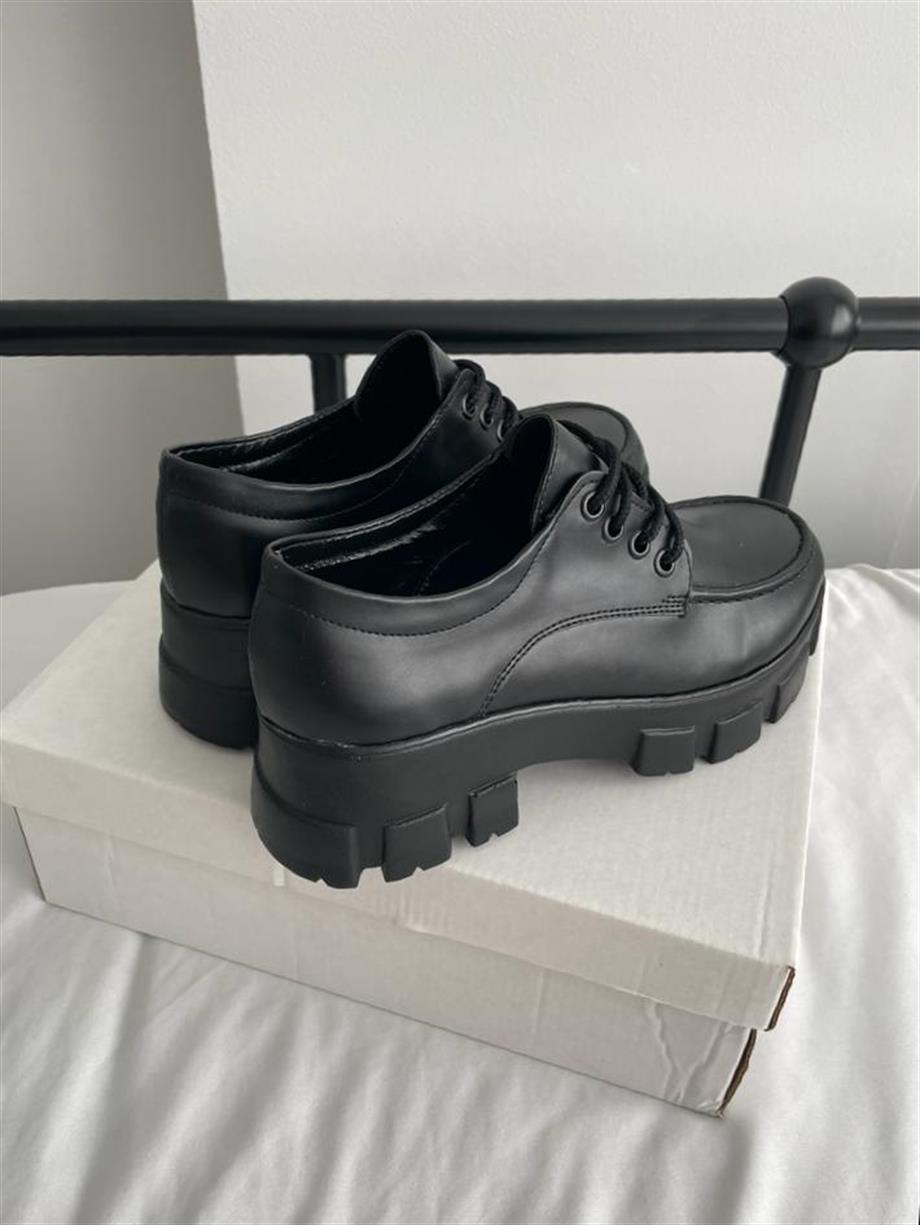 Siyah Kalın Tabanlı Oxford Ayakkabı