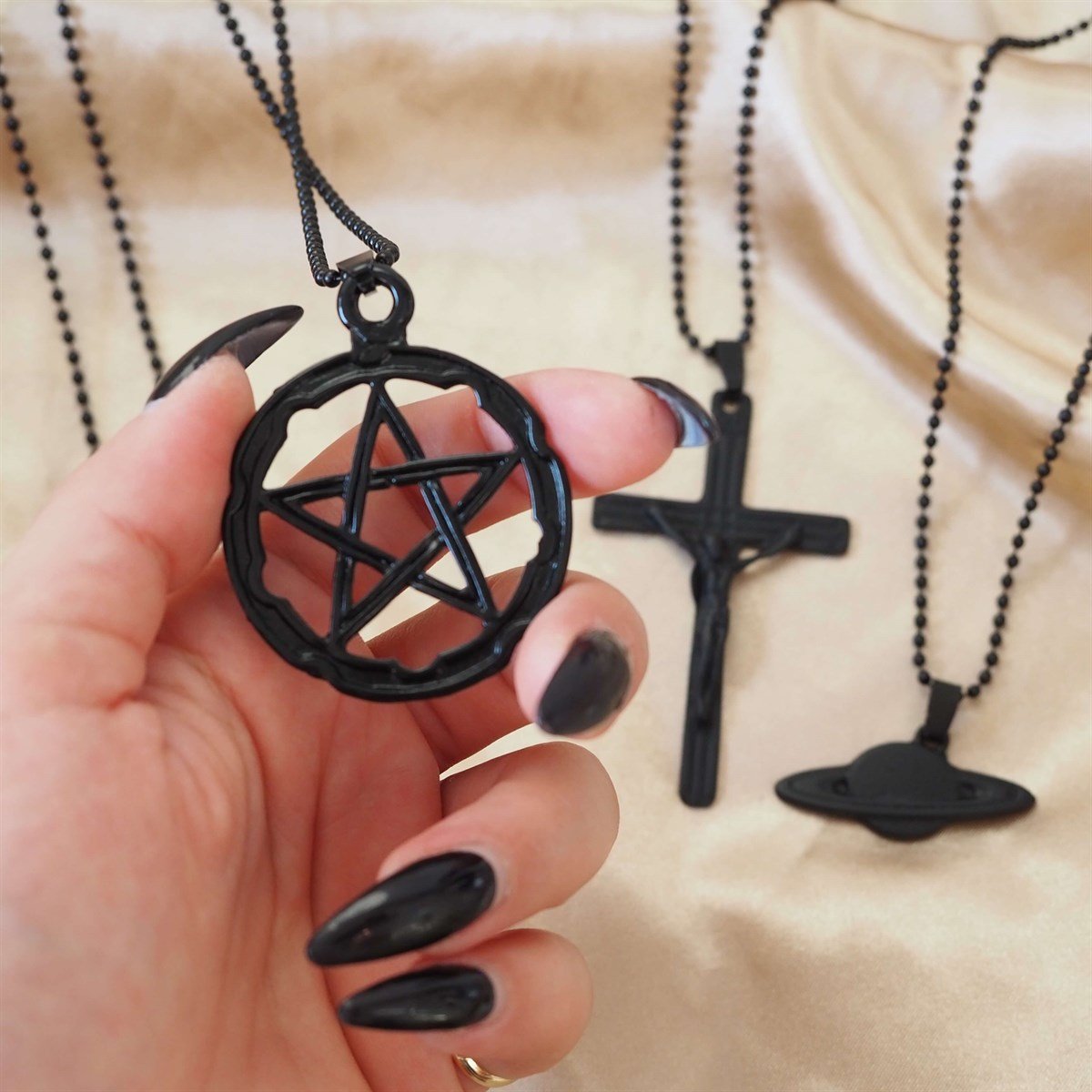 Siyah Zincir Kolye Seçenekleri