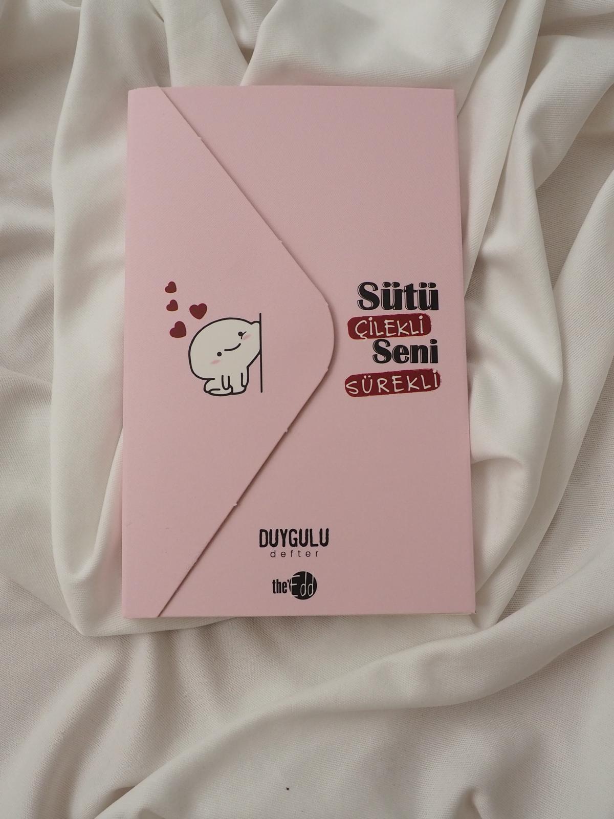 Sütü Çilekli Seni Sürekli Zarf Tasarımlı Defter