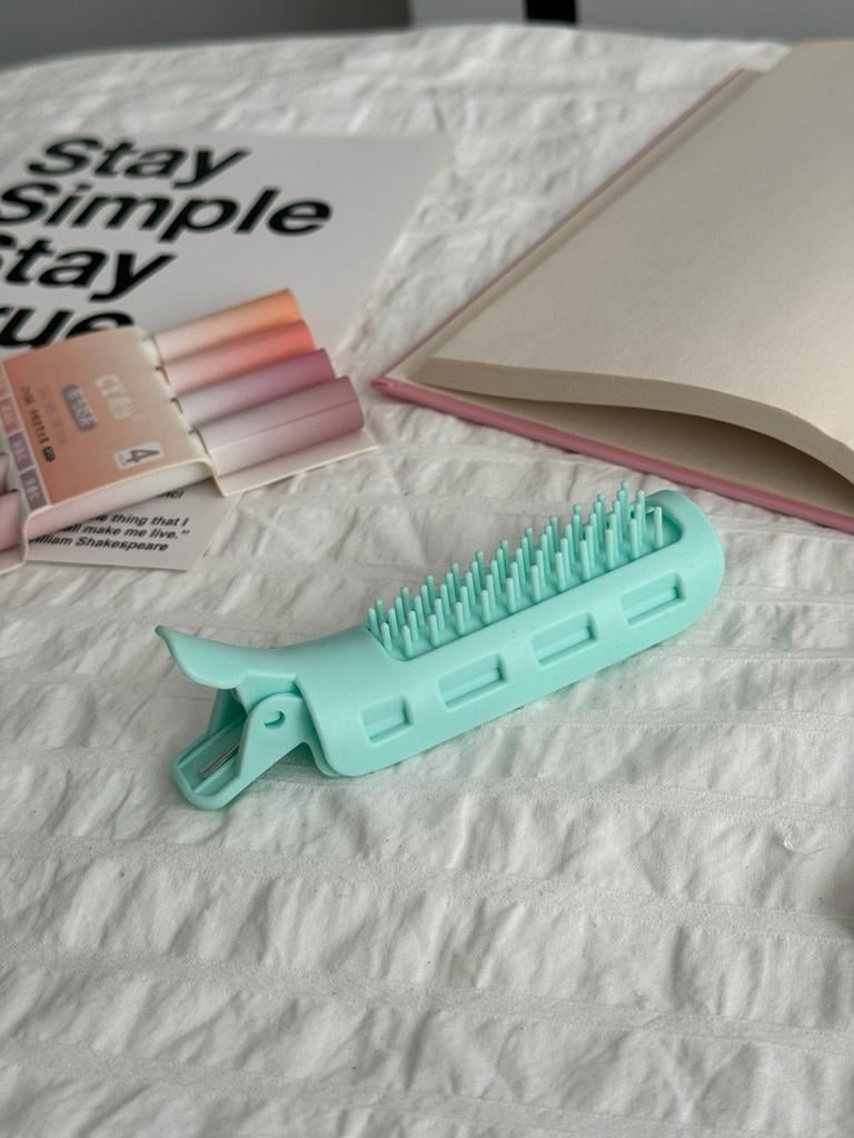 Tarak Detaylı Saç Şekillendirme ve Hacim Verme Aksesuarı Yeşil