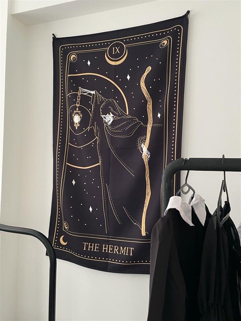 The Hermit Duvar Örtüsü - Wall Tapestry I 70 x 100 cm