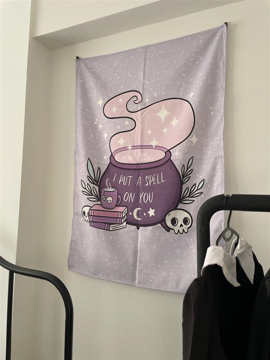 The Witch Cauldron Duvar Örtüsü - Wall Tapestry I 70 x 100 cm