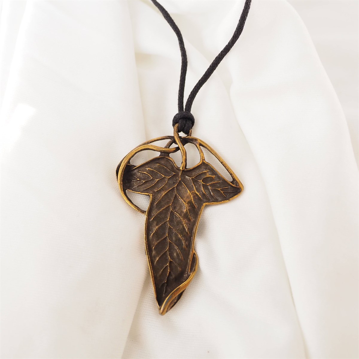 Yüzüklerin Efendisi Yaprak İp Kolye