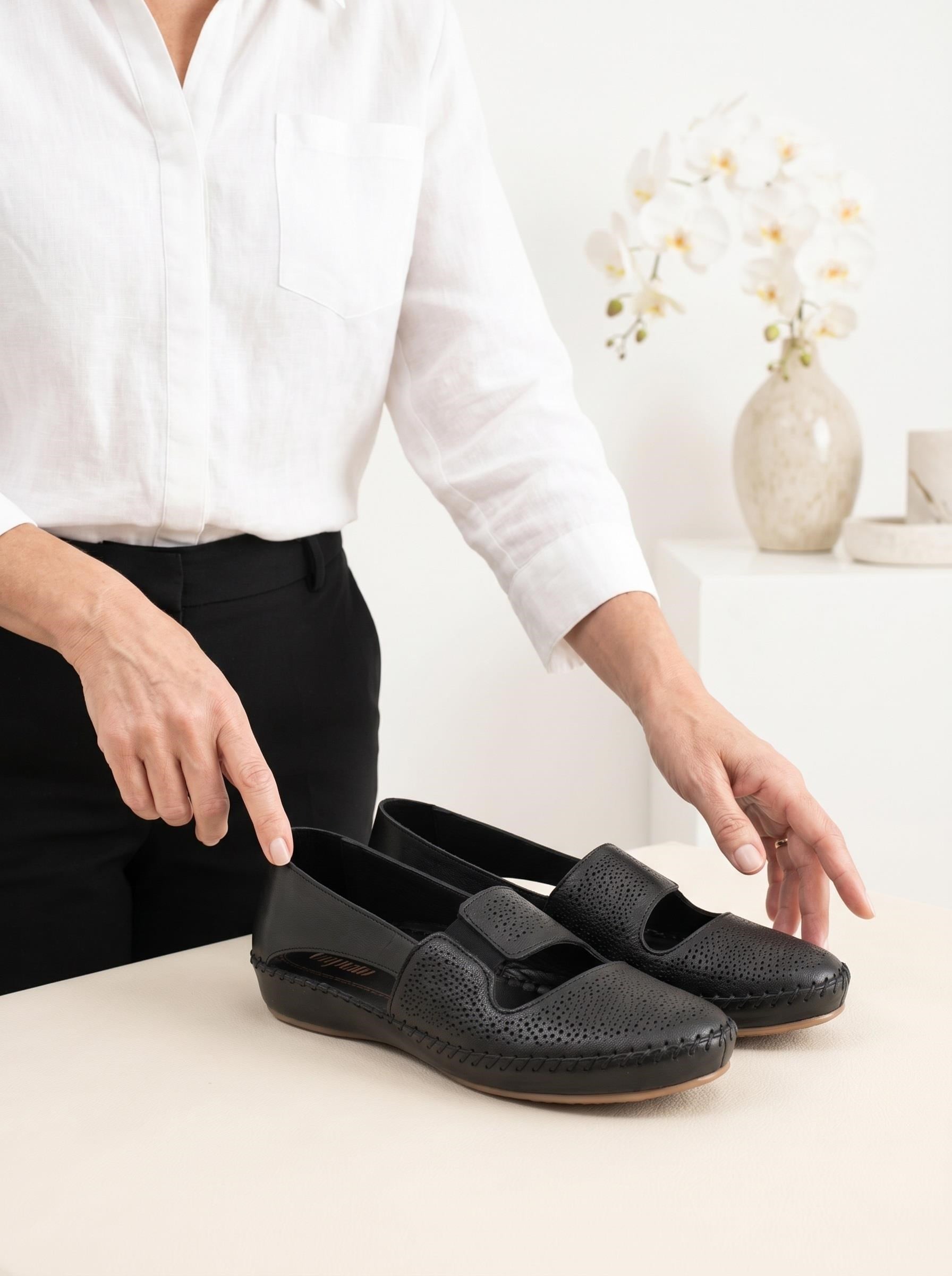 Capella 054 Siyah Hakiki Soft Deri Anatomik Yazlık Kadın Ayakkabı