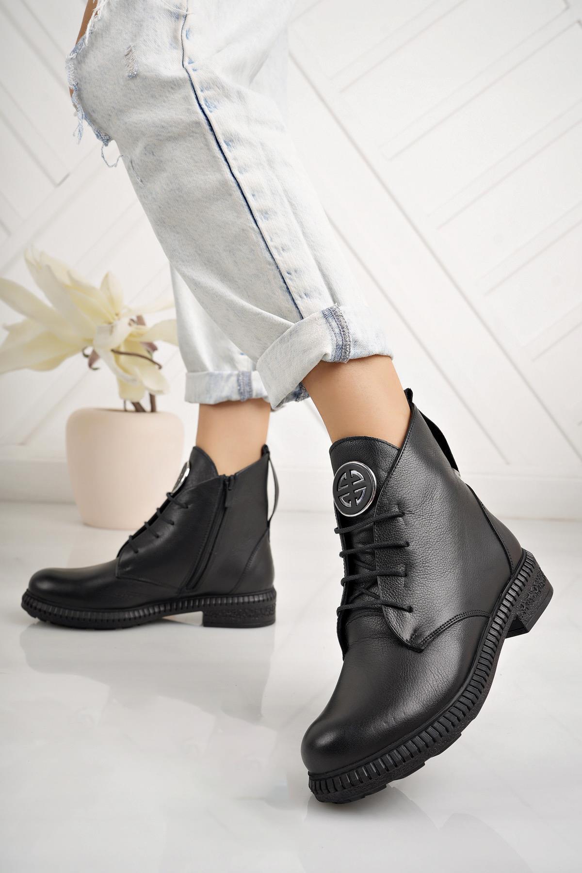 Castle Black 20915-1 Siyah Hakiki Deri Fermuarlı Kadın Bot