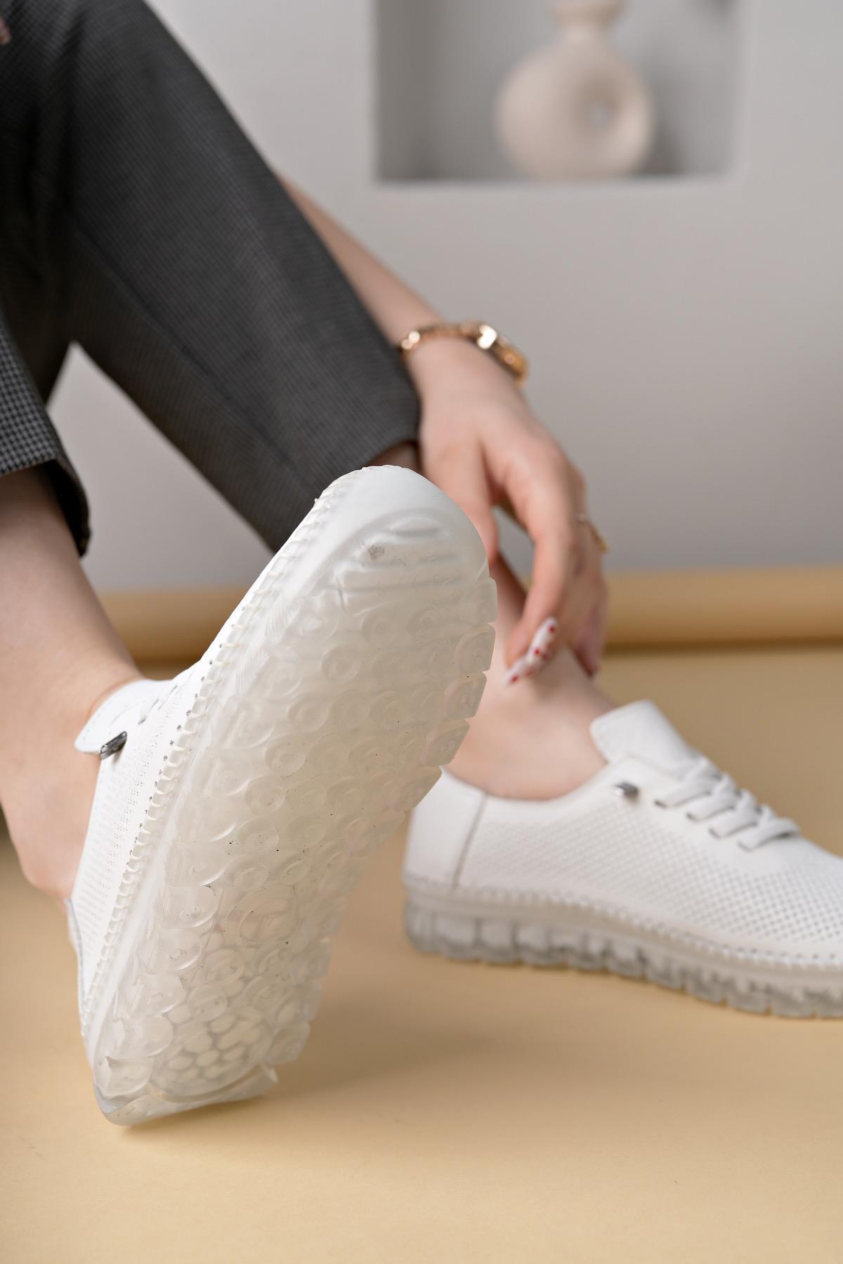 Castle Black 22384 Beyaz Hakiki Deri Şeffaf Taban Kadın Sneakers