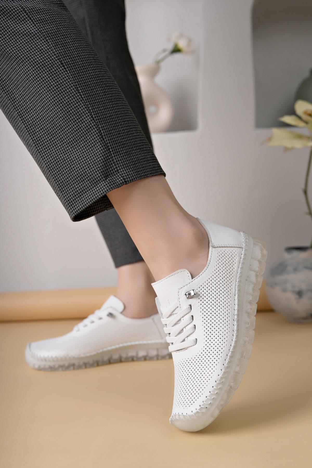 Castle Black 22384 Beyaz Hakiki Deri Şeffaf Taban Kadın Sneakers