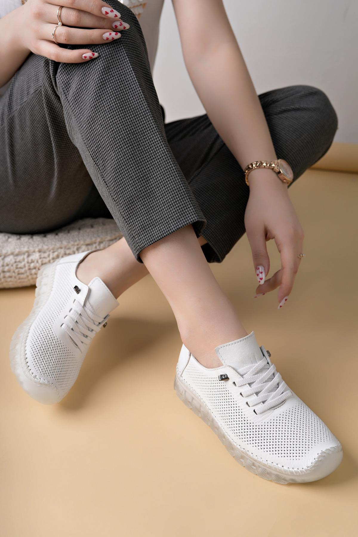 Castle Black 22384 Beyaz Hakiki Deri Şeffaf Taban Kadın Sneakers