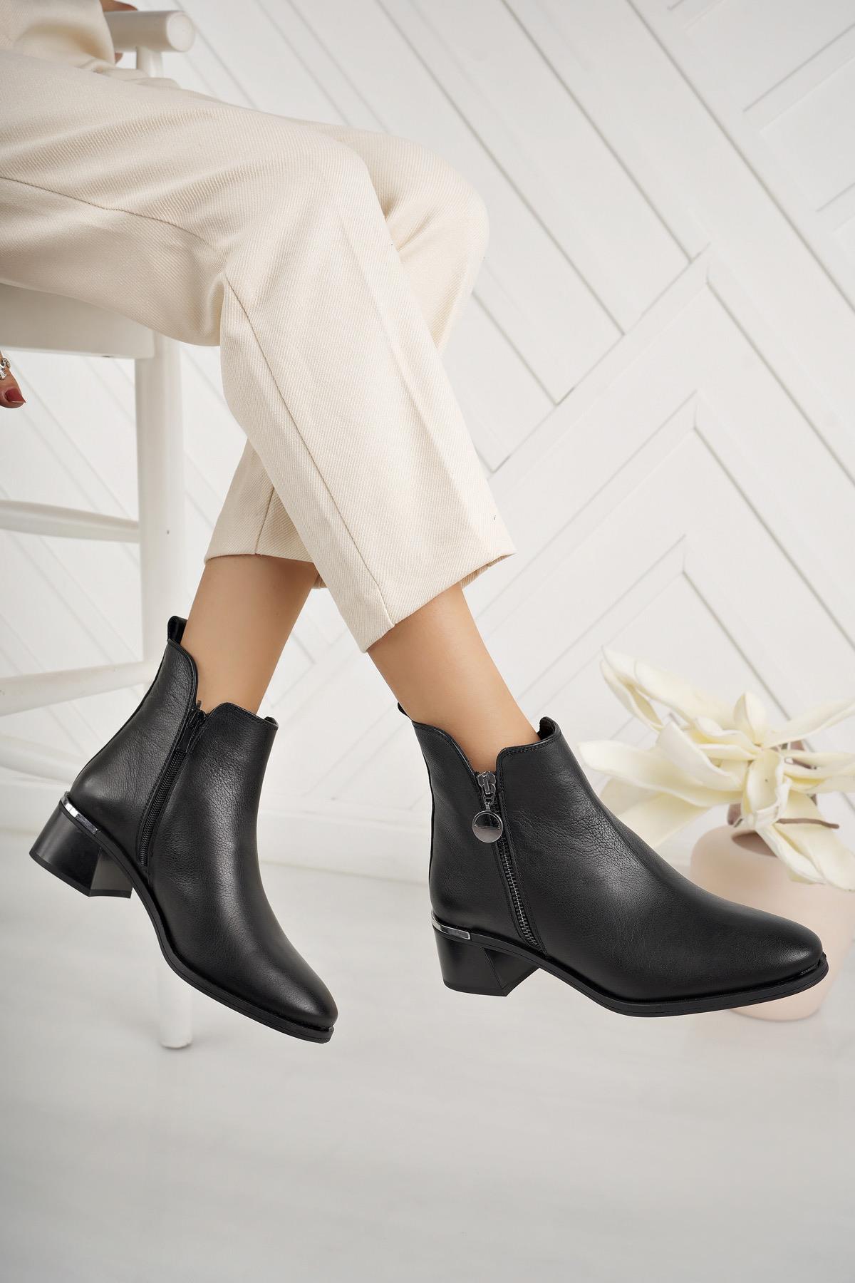 Castle Black 9780-1 Siyah Hakiki Deri Kışlık Kadın Bot