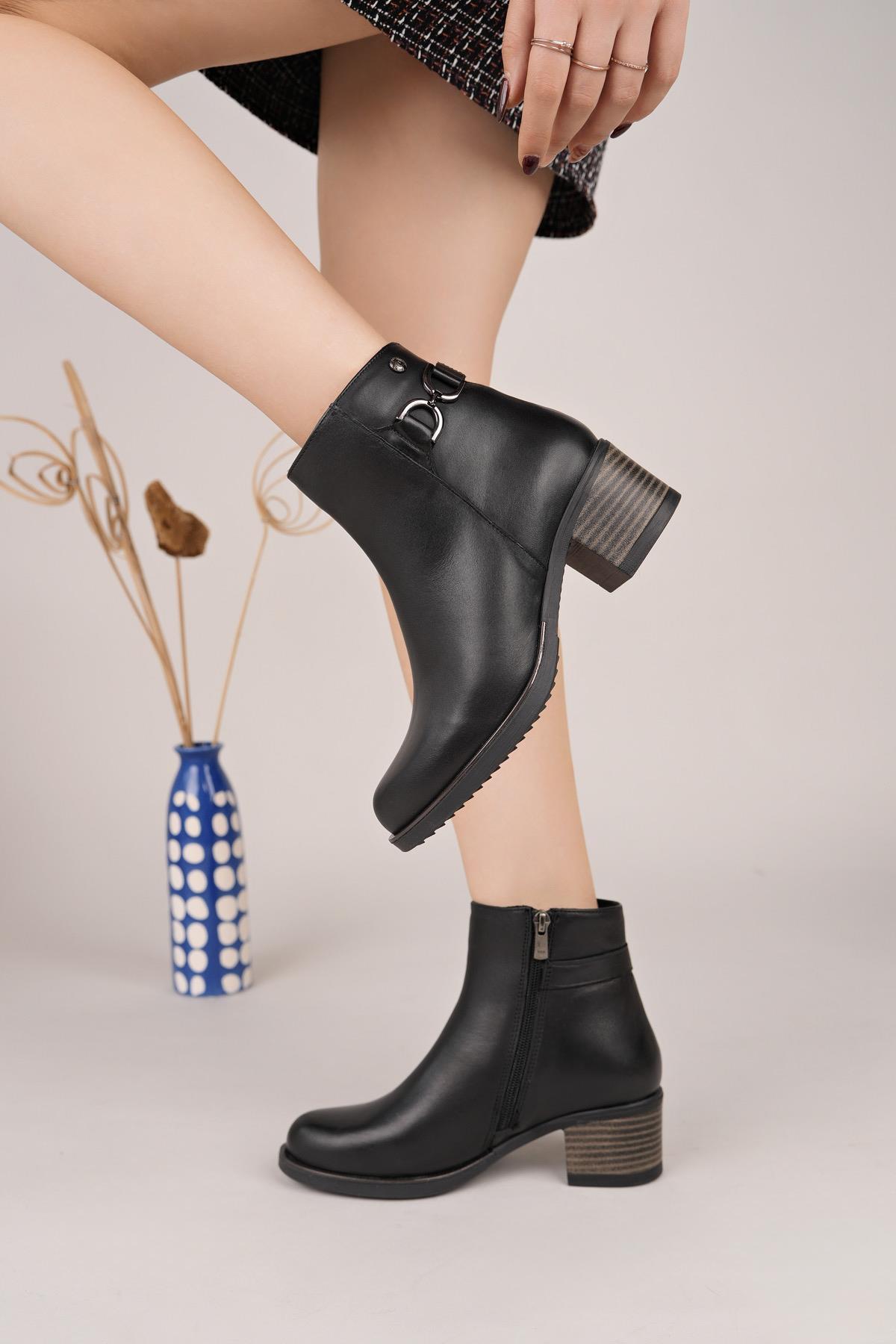 Mammamia D25KB 4370 Siyah Hakiki Deri Fermuarlı Kadın Bot