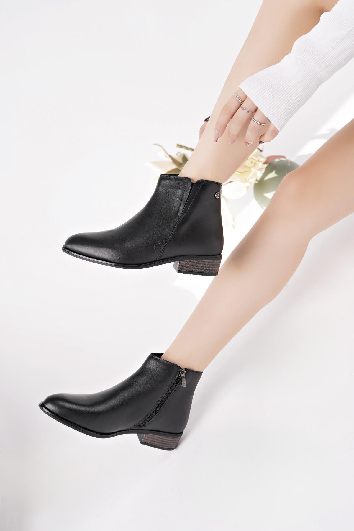Mammamia D25KB 4605 Siyah Hakiki Deri Fermuarlı Kadın Bot