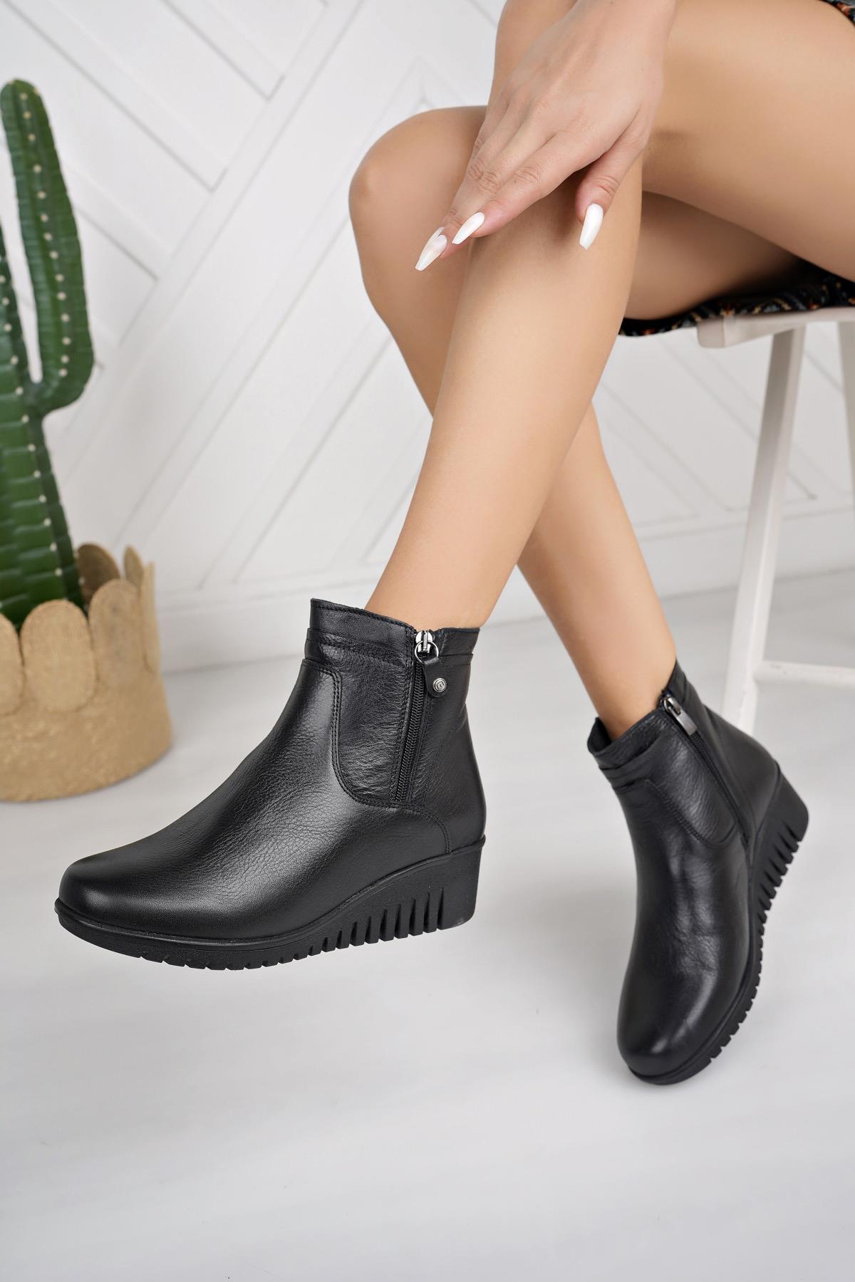Muya 324804 Siyah Hakiki Deri Çift Fermuarlı 6 Nokta Kadın Bot