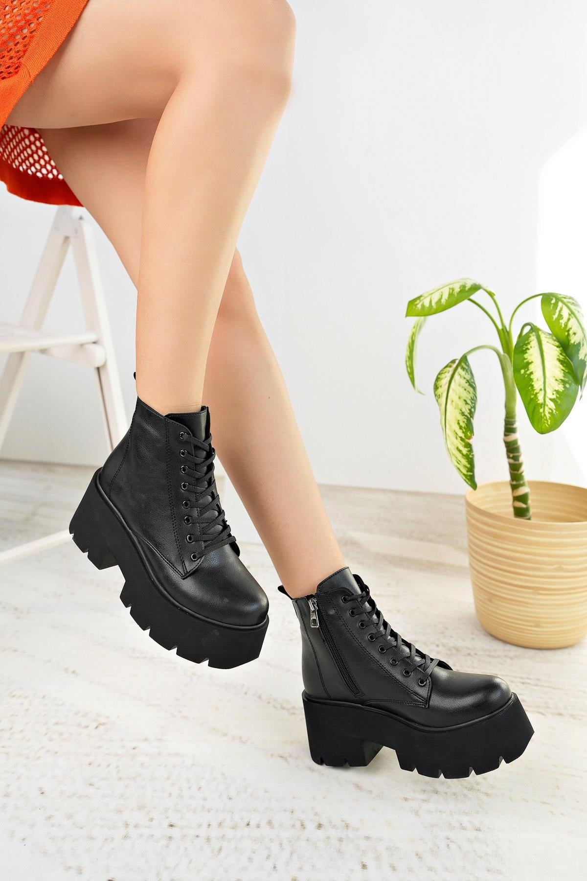 Nesil Shoes Carel 600 Siyah Platform Kadın Bot
