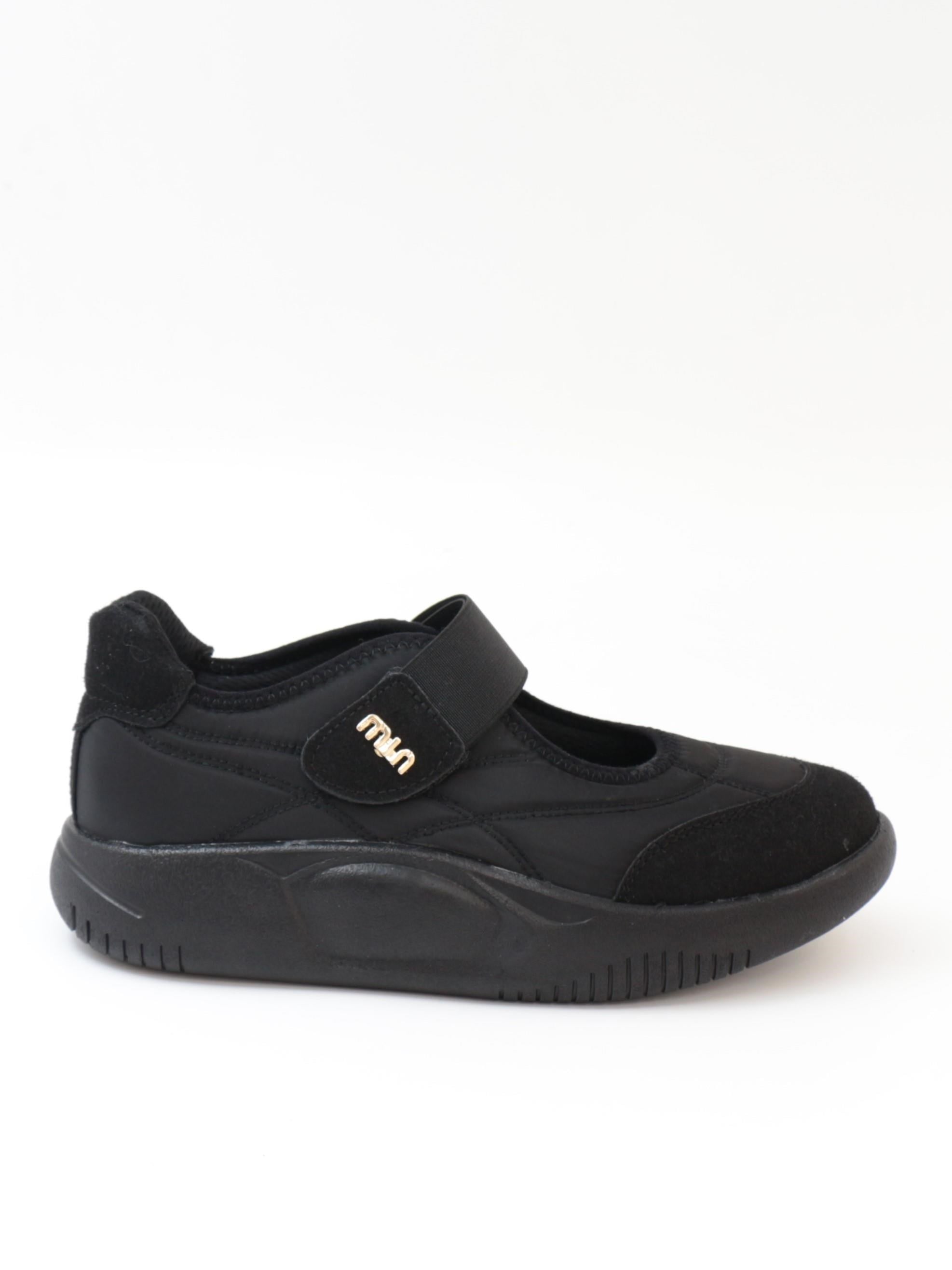 Nesil Shoes Conf 112 Siyah Cırtlı Anatomik Kadın Sneakers