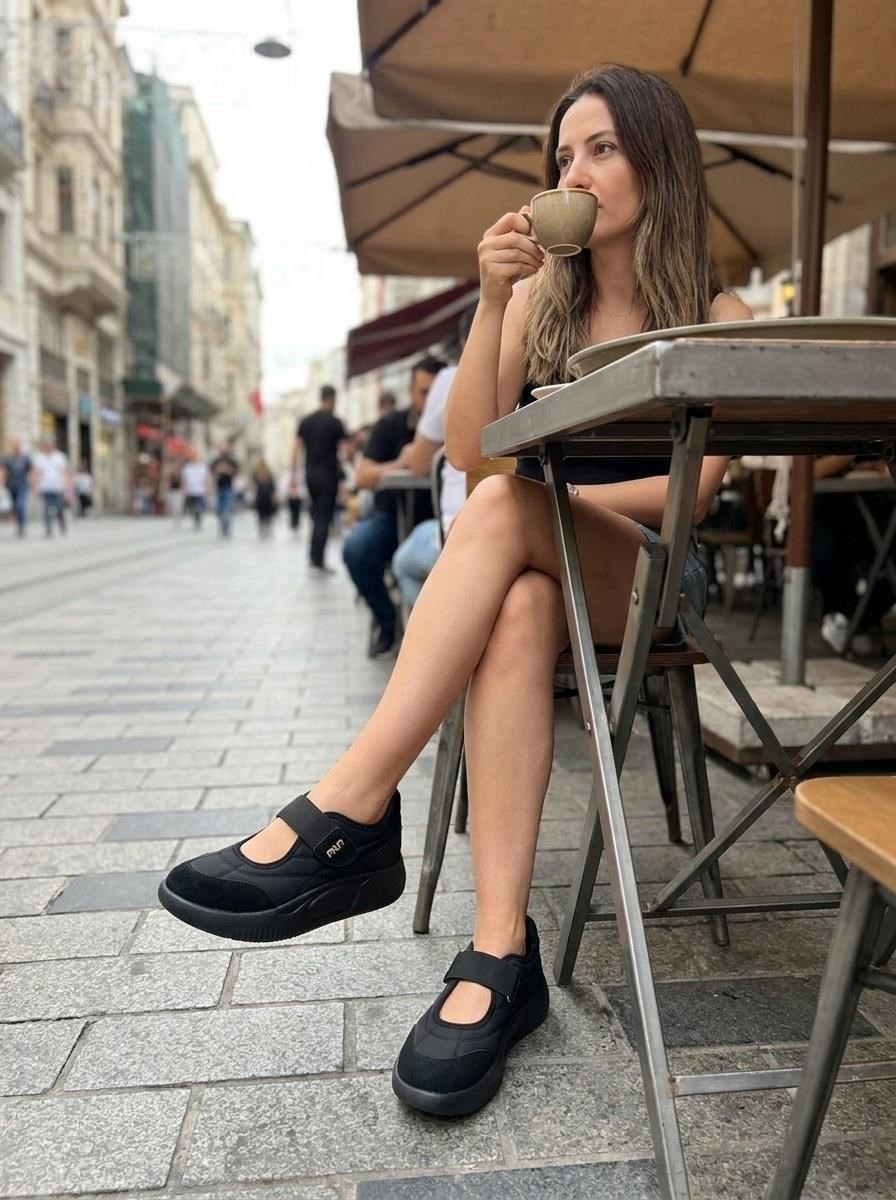 Nesil Shoes Conf 112 Siyah Cırtlı Anatomik Kadın Sneakers