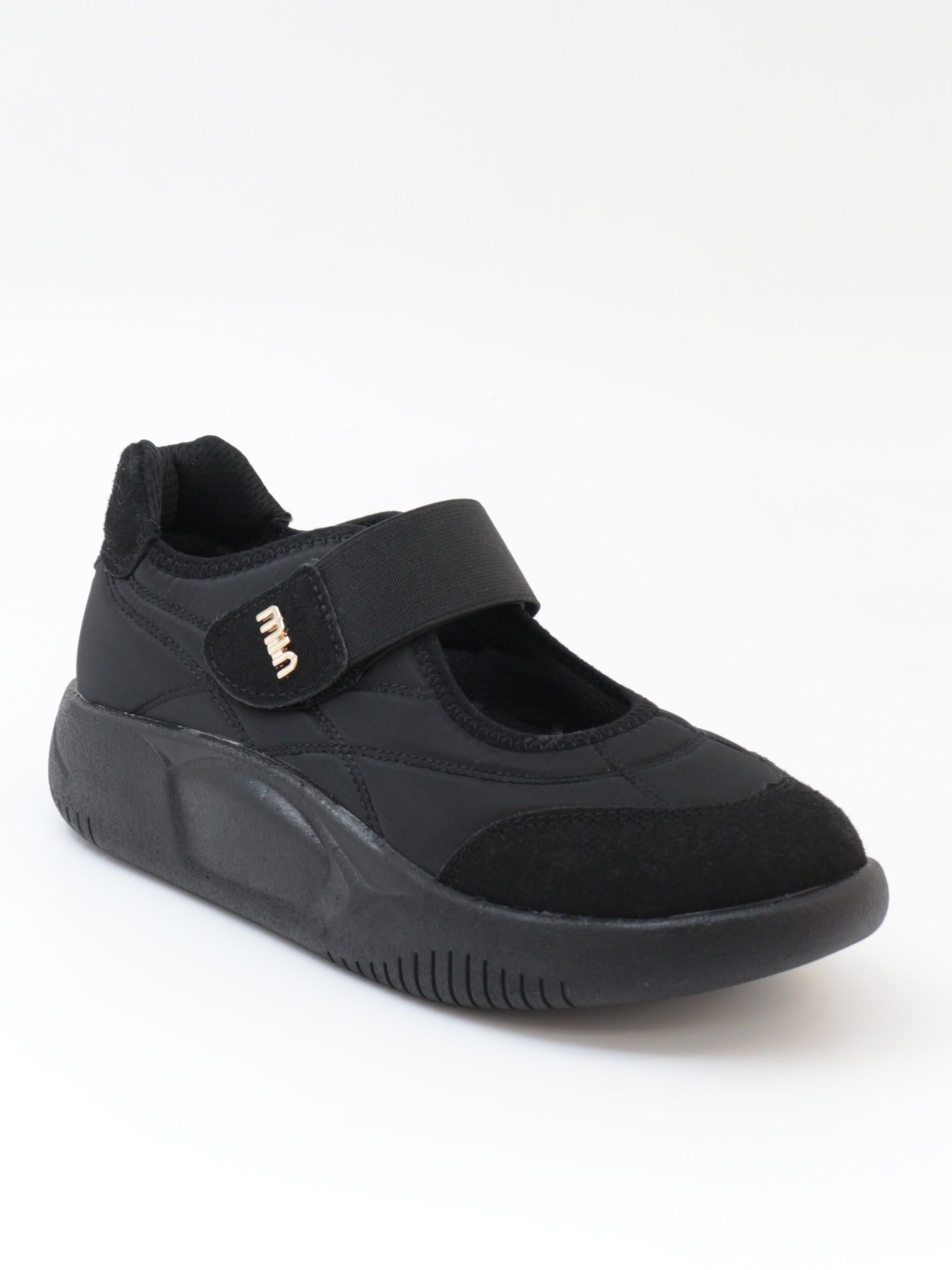 Nesil Shoes Conf 112 Siyah Cırtlı Anatomik Kadın Sneakers