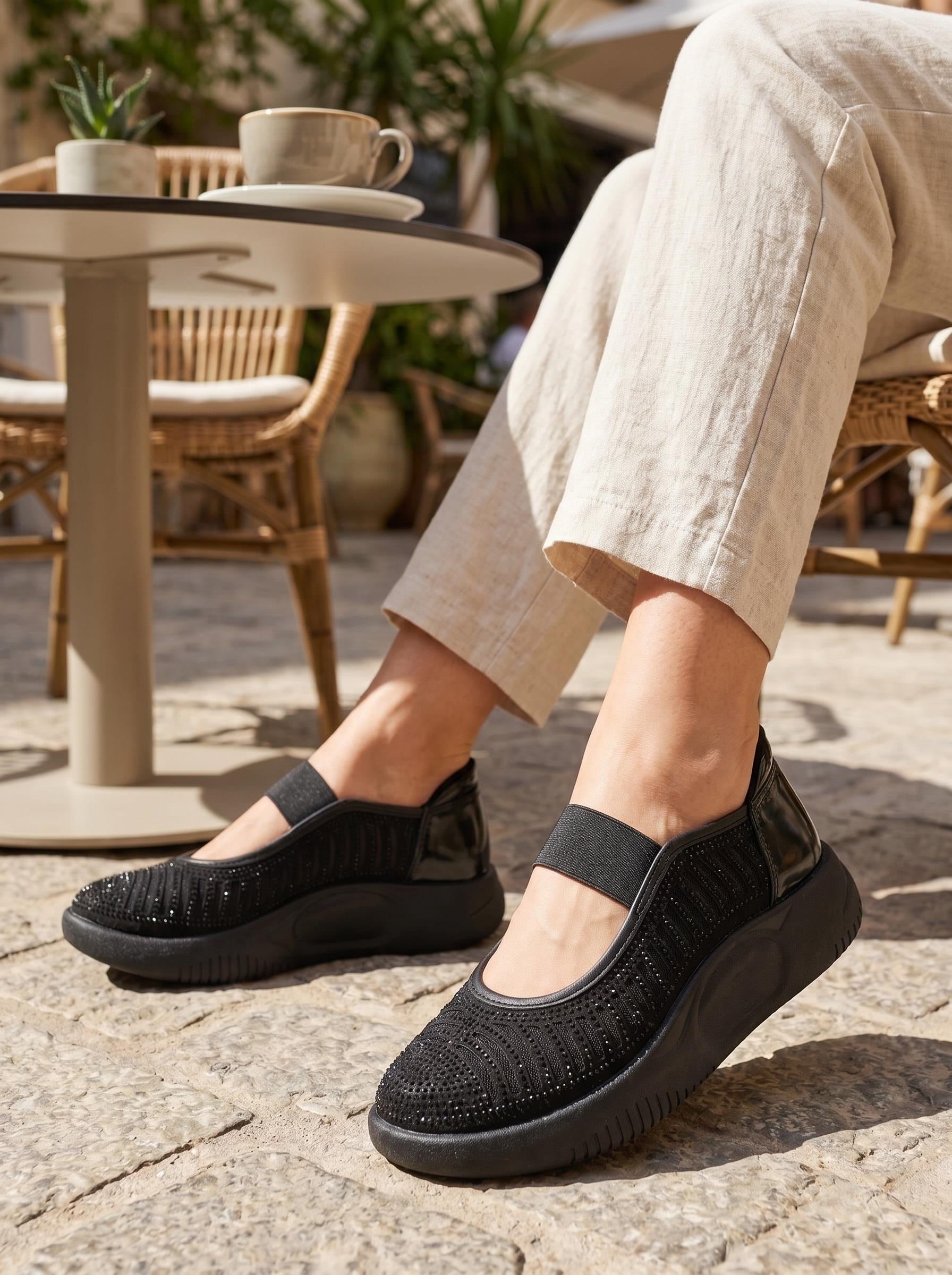 Nesil Shoes Conf 212 Siyah Taşlı Anatomik Kadın Sneakers