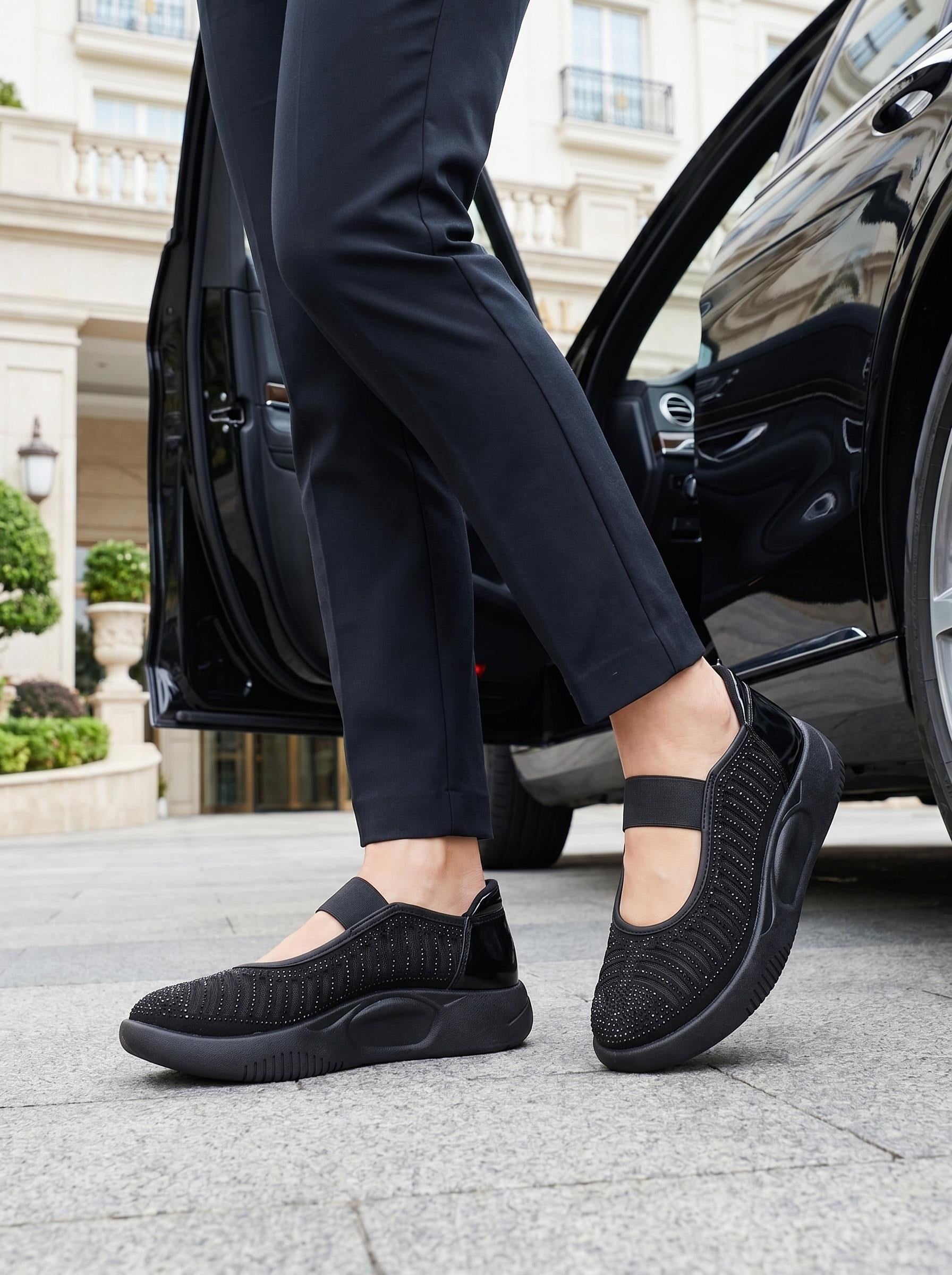 Nesil Shoes Conf 212 Siyah Taşlı Anatomik Kadın Sneakers
