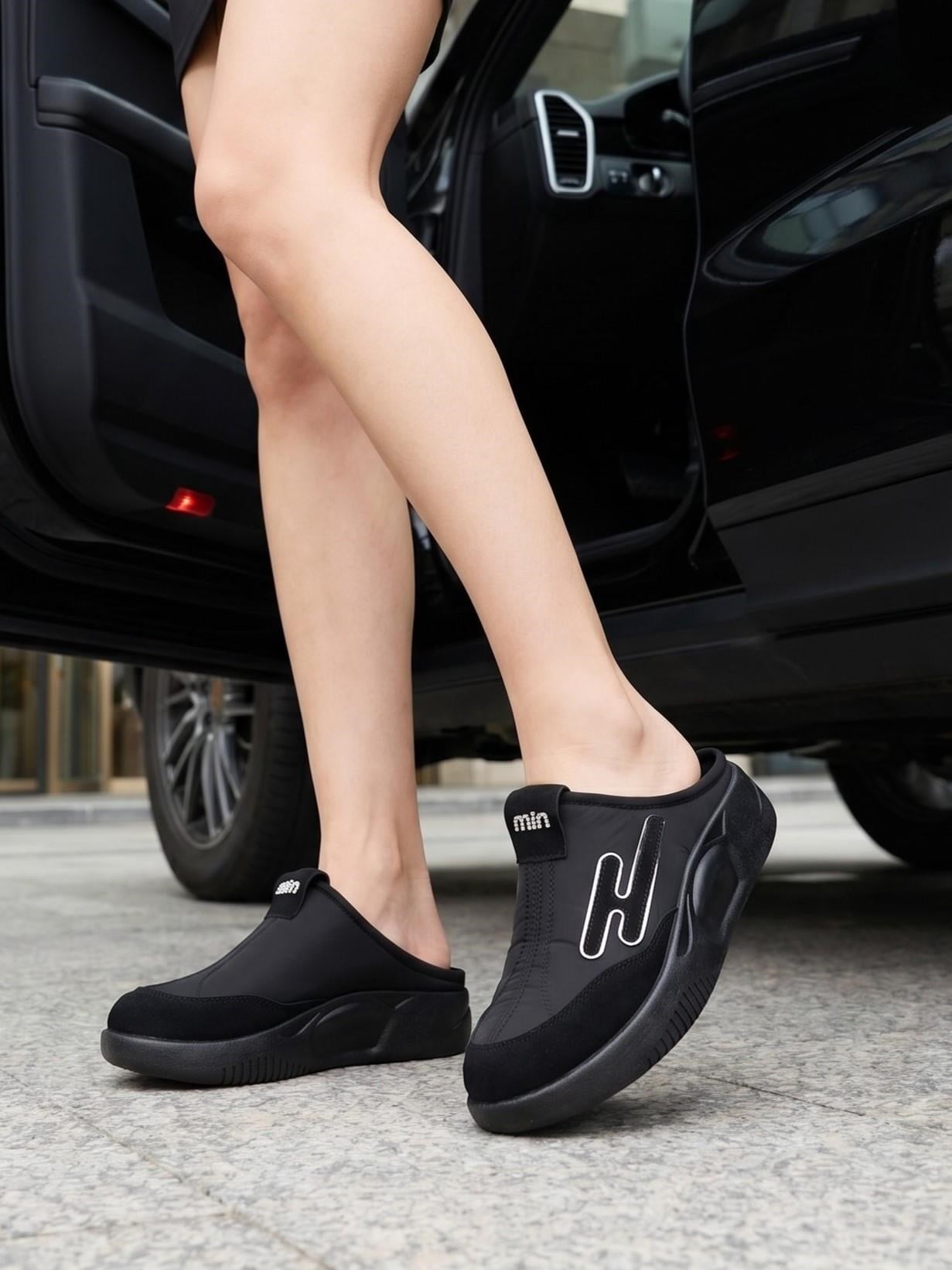 Nesil Shoes Conf 222 Siyah Anatomik Kadın Sabo Terlik