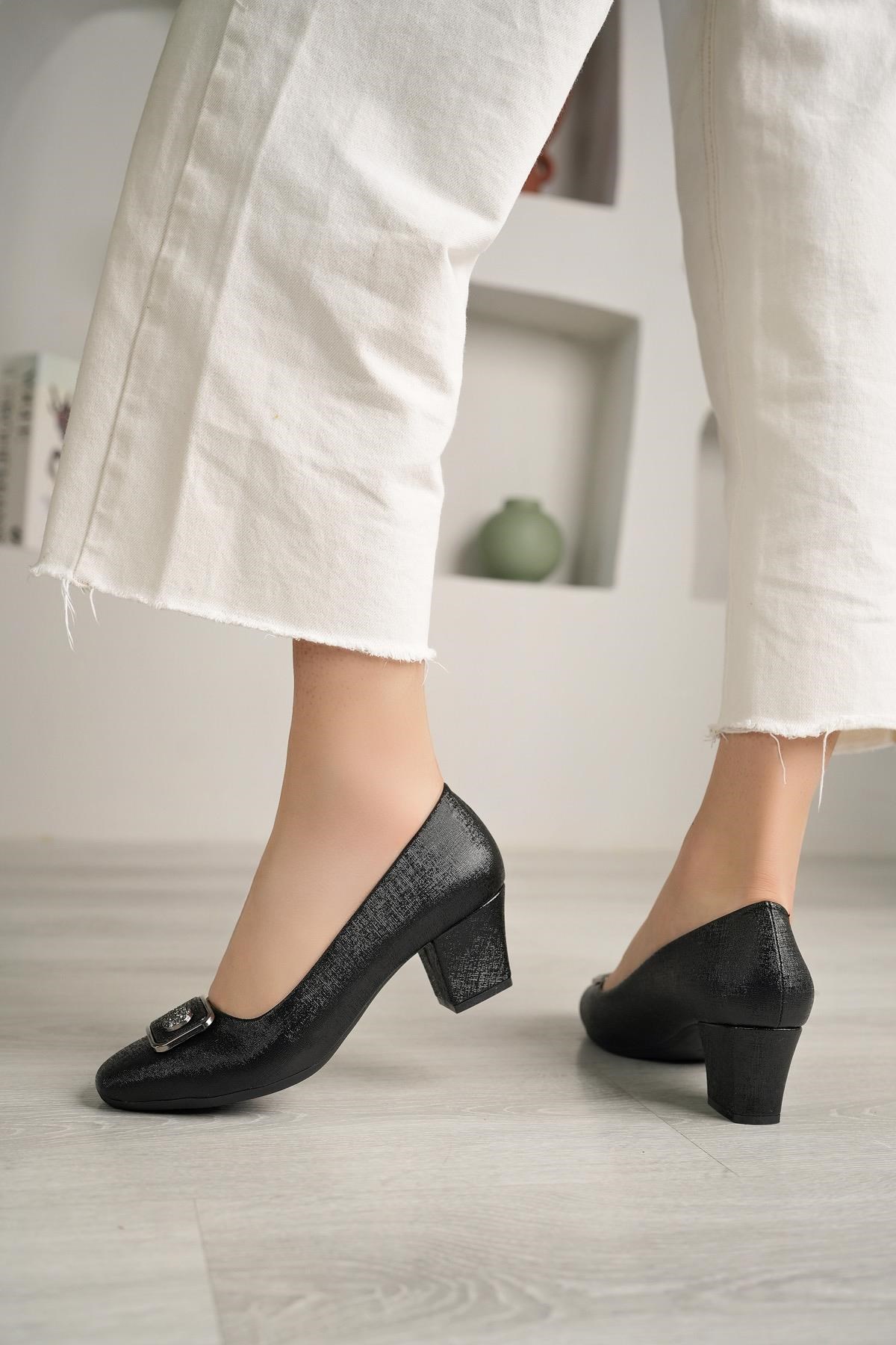 Nesil Shoes Desca 221 Siyah Nova Topuklu Kadın Ayakkabı