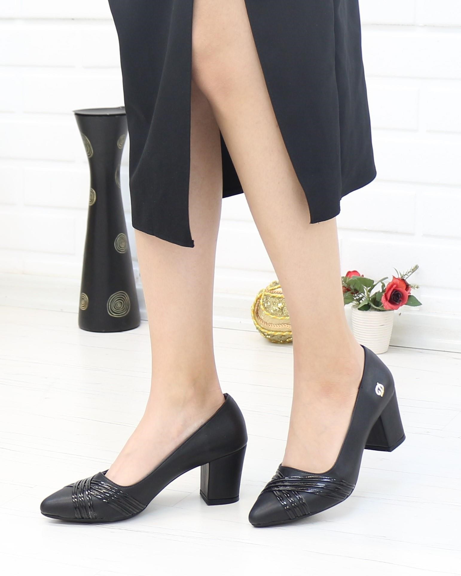 Nesil Shoes Desca 616 Siyah Topuklu Kadın Ayakkabı