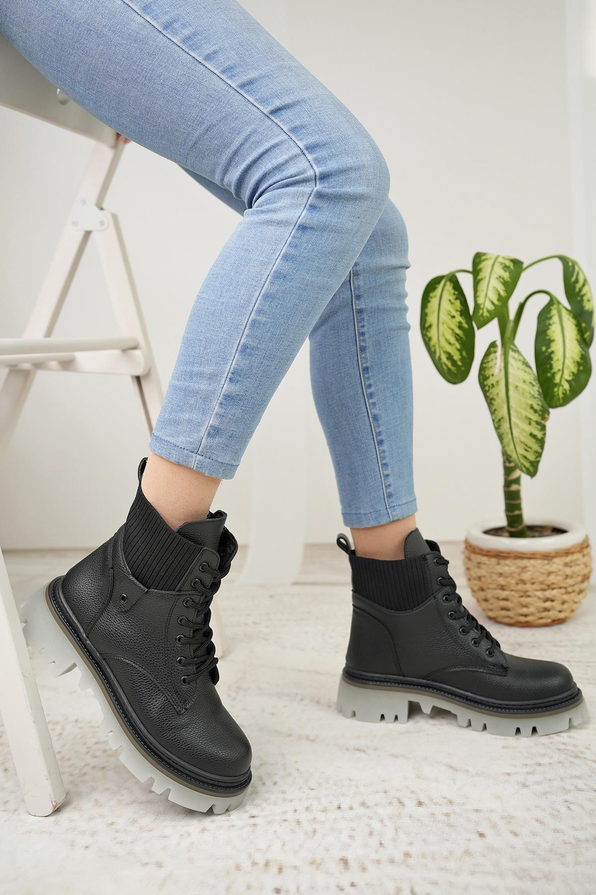 Nesil Shoes Dvm 5003 Siyah Bağcıklı Kadın Bot