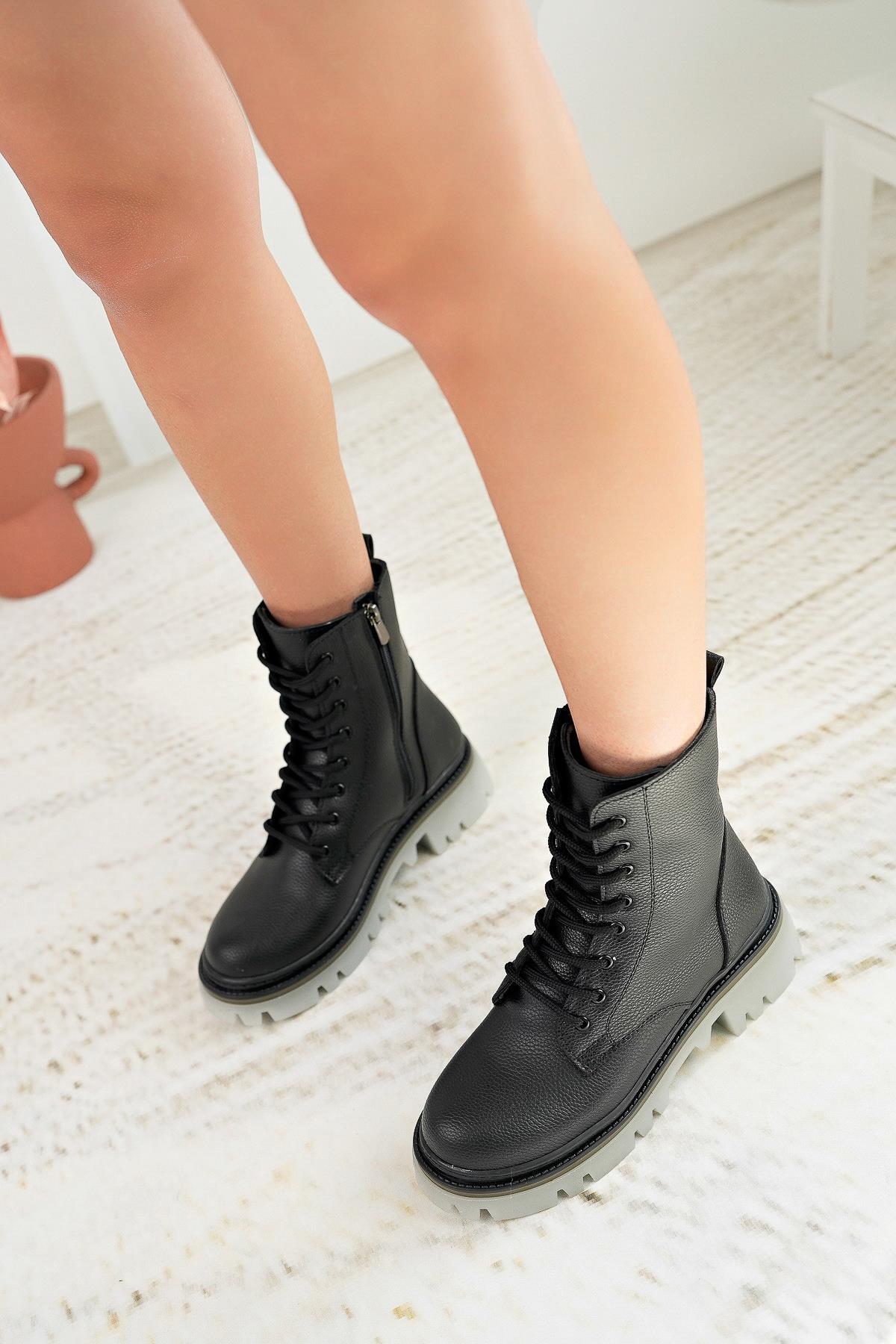 Nesil Shoes Dvm 5010 Siyah Bağcıklı Kadın Bot