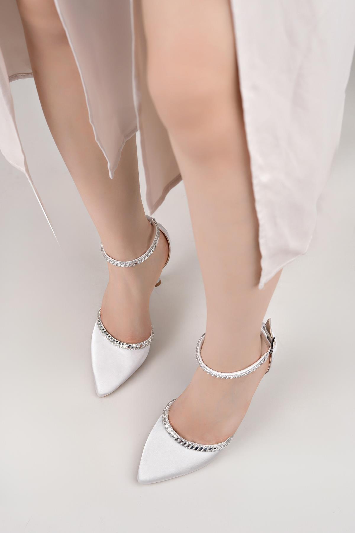 Nesil Shoes Elva 517 Gümüş Saten Üzeri Taşlı Topuklu Kadın Stiletto