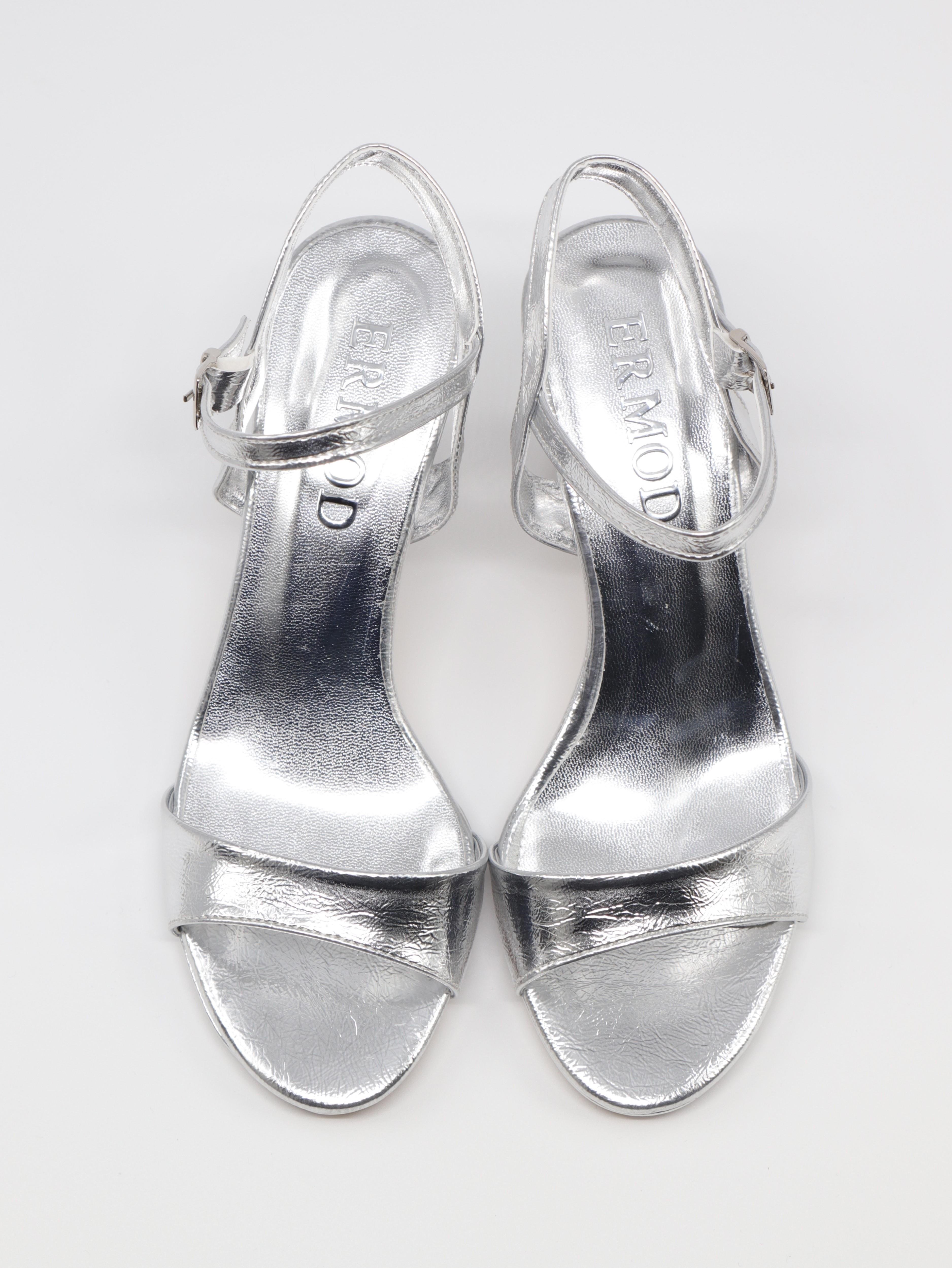 Nesil Shoes Ermod 1465 Gümüş Topuklu Tek Bant Kadın Sandalet