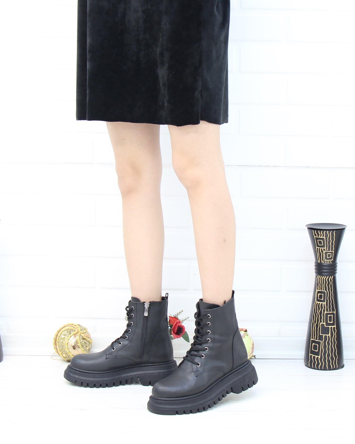 Nesil Shoes Fncy 12 Siyah Bağcıklı Kadın Bot