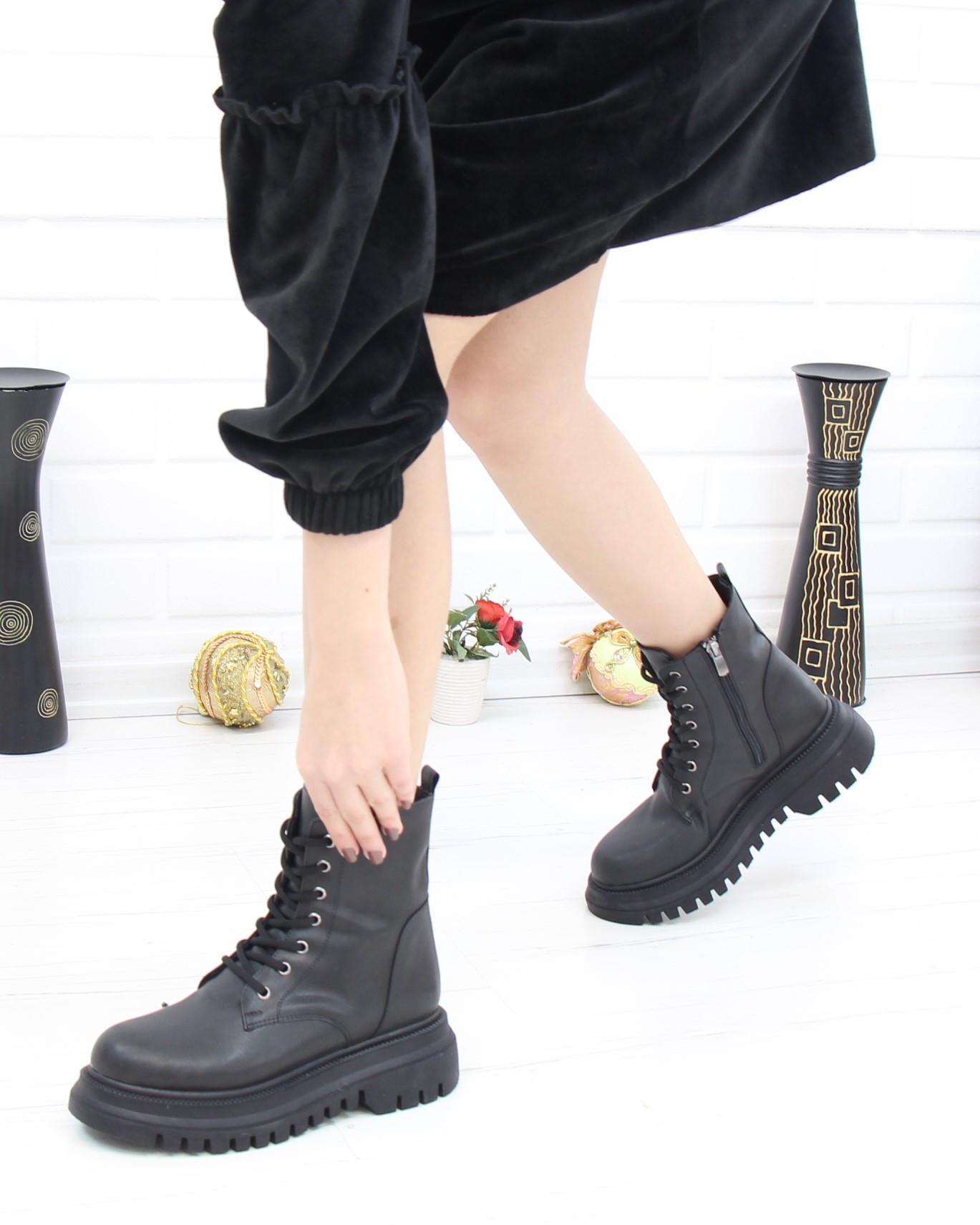 Nesil Shoes Fncy 12 Siyah Bağcıklı Kadın Bot