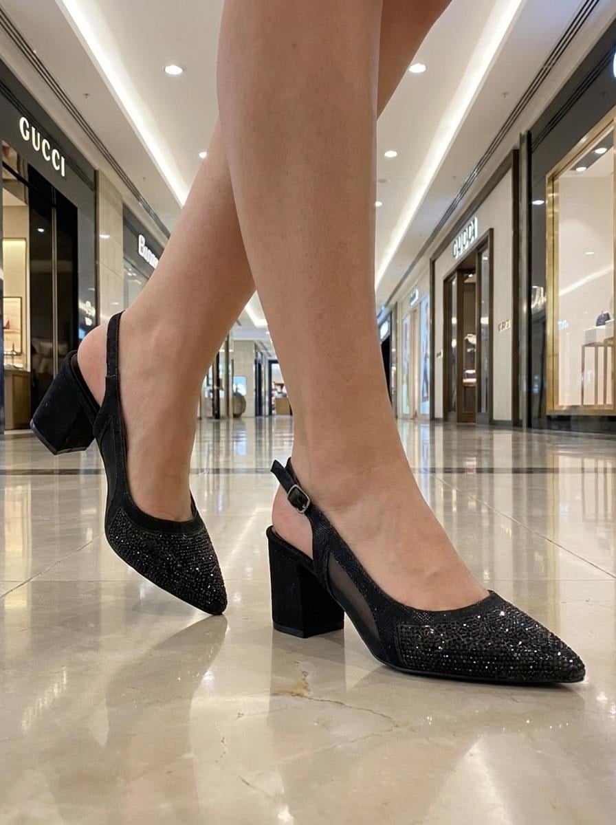 Nesil Shoes Özma 7025 Siyah Taşlı Kadın Sandalet