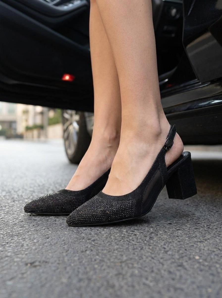 Nesil Shoes Özma 7025 Siyah Taşlı Kadın Sandalet