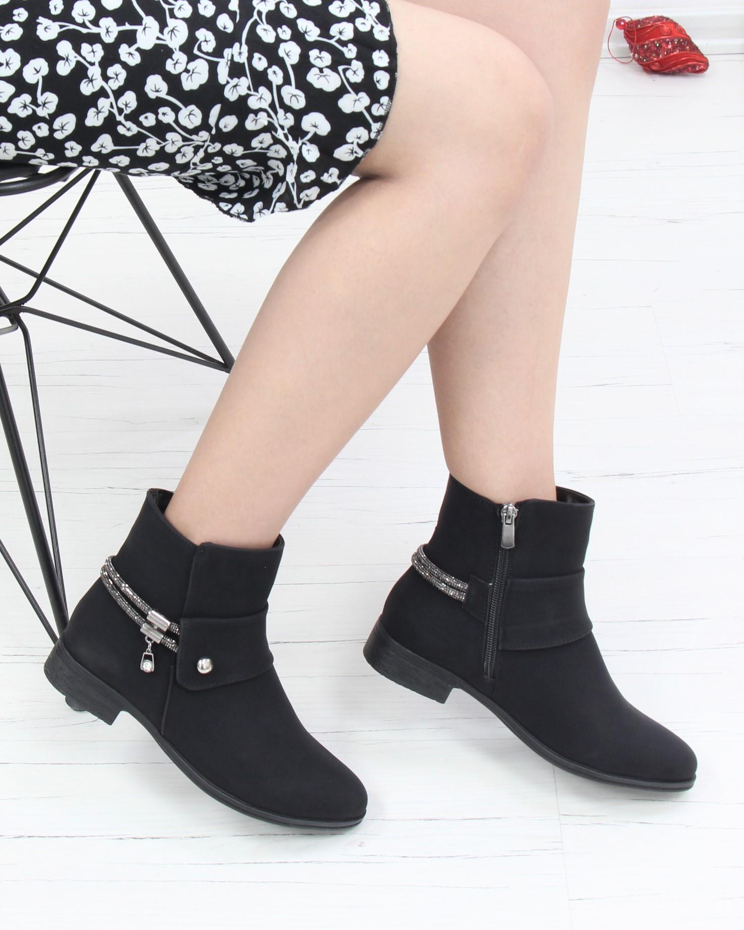 Nesil Shoes Sdf 076 Siyah Zümrüt Taş Detaylı Kadın Bot