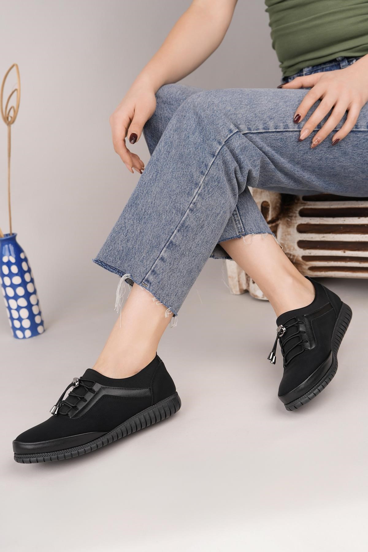 Nesil Shoes Sdf 702-1 Siyah Zümrüt Lastik Bağcıklı Kadın Ayakkabı