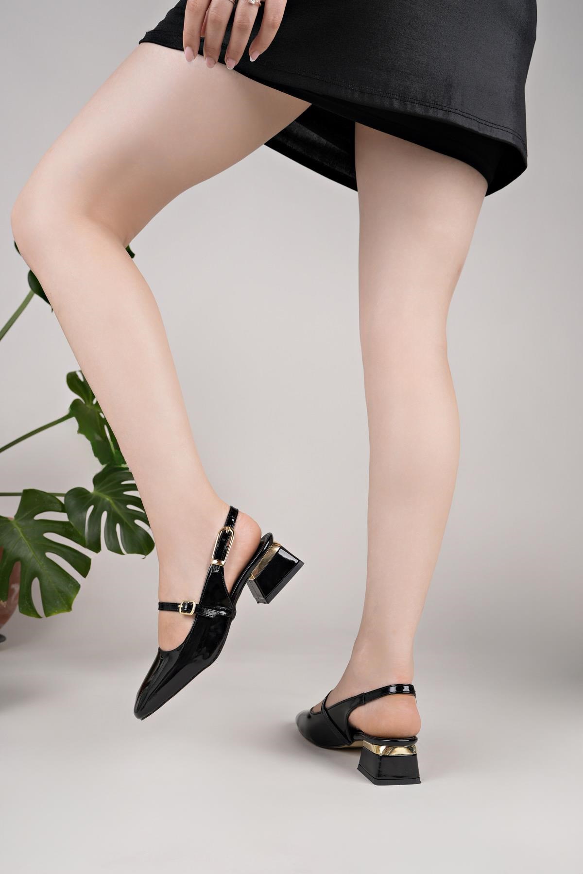 Nesil Shoes Senyo 405 Siyah Rugan Tokalı Kadın Sandalet