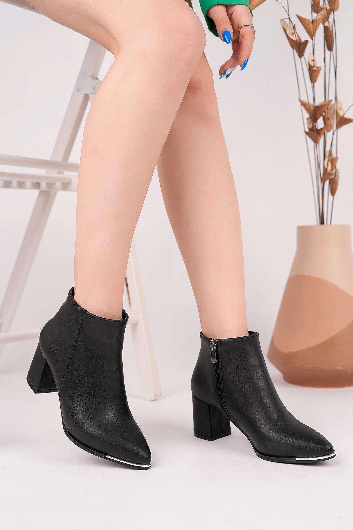 Nesil Shoes Senyo 860 Siyah Metal Burun Detaylı Kadın Bot