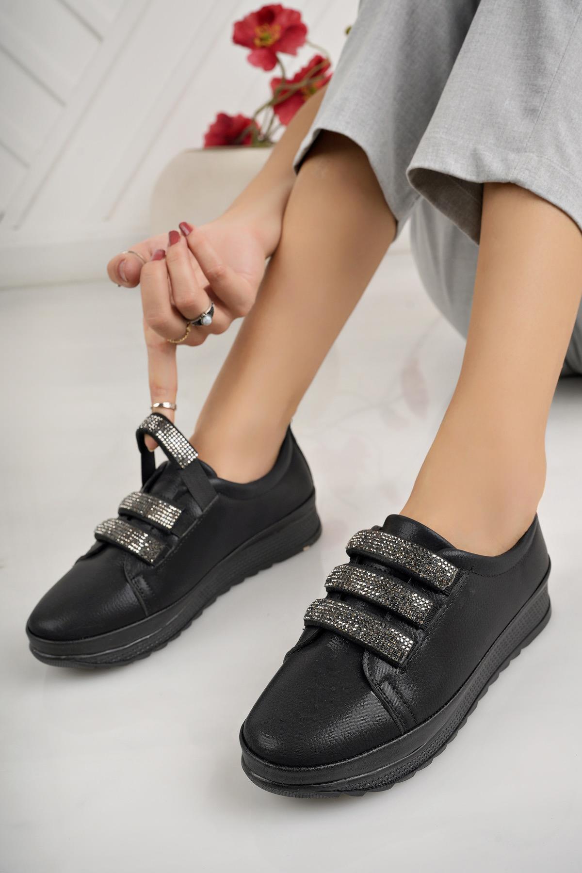 Nesil Shoes Süha 951 Siyah Kristal Taşlı Anatomik Kadın Ayakkabı